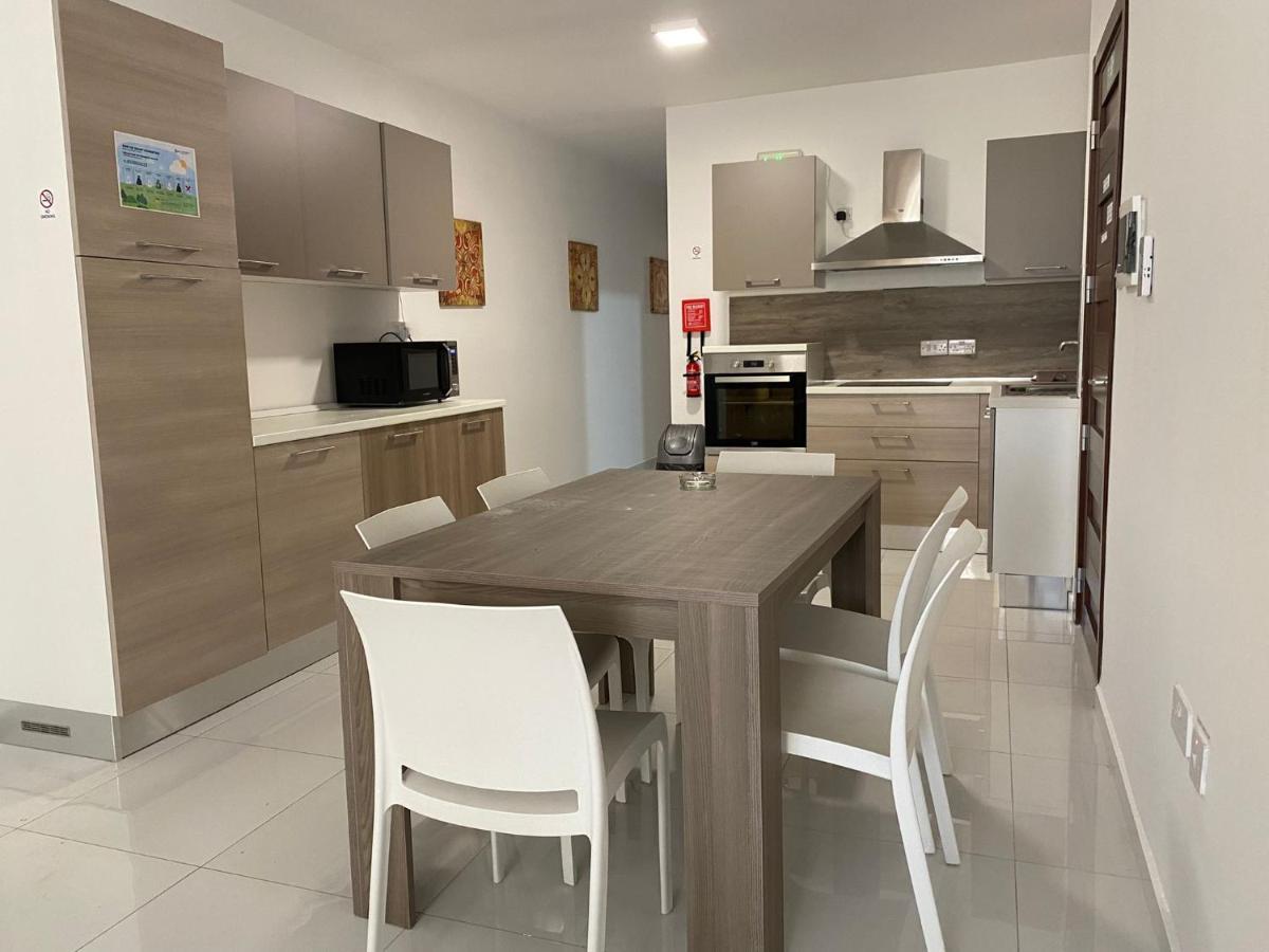 Sunrise Court Apartment Marsaskala Exterior photo